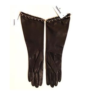 Chanel black leather gloves